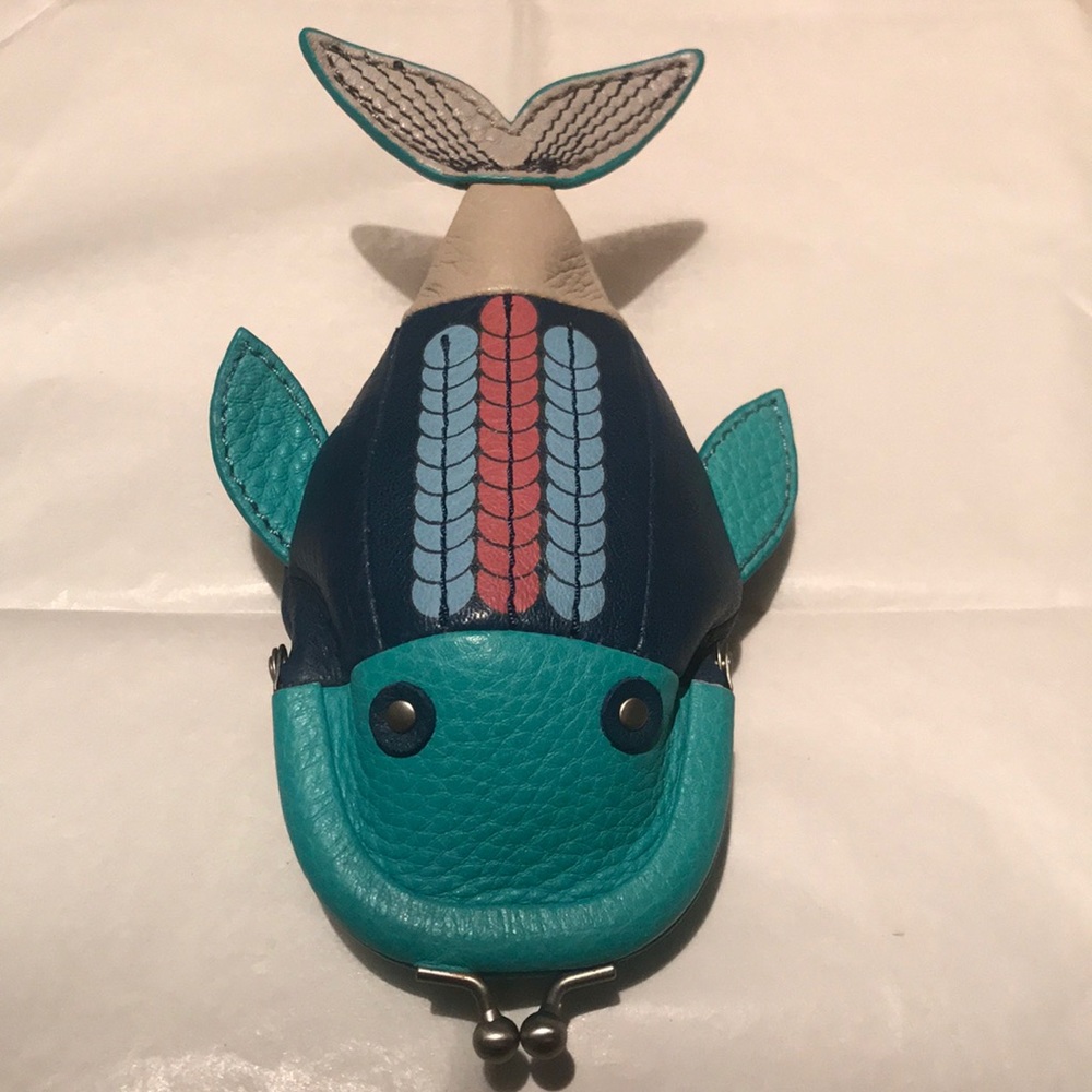 Limited Edition Fossil whale coin purse!
